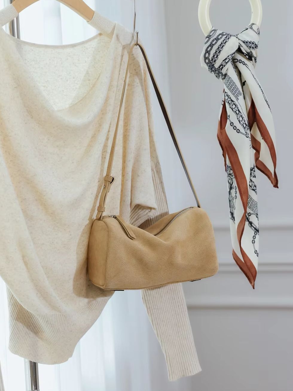 Матовая замшевая сумка-цилиндр – обзор и цена Women Bags 2026 Trends